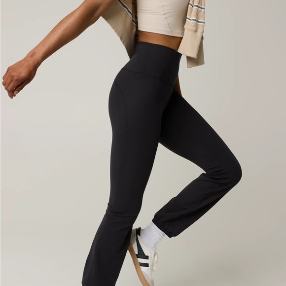 Aerie BlackHugger High Waisted Cinch Pants - Picture 4 of 9